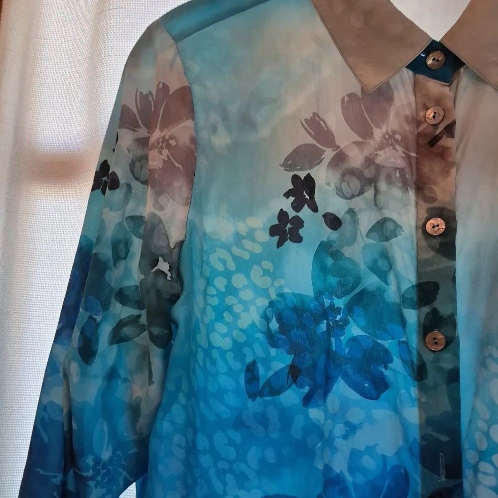 Soft Surroundings Jolene Watercolor Floral Silk Buttons Blouse Sz Medium - Picture 7 of 9